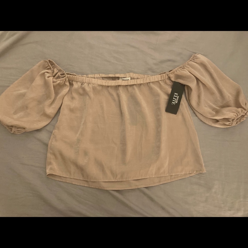 Medium Storee off the shoulder cropped shirt